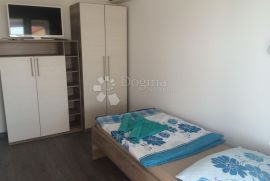 ROGOZNICA APARTMANSKA VILA S BAZENOM NA ODLIČNOJ LOKACIJI, Rogoznica, Kuća