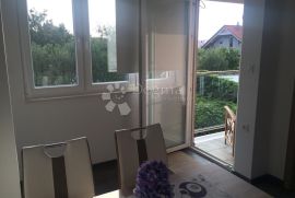 ROGOZNICA APARTMANSKA VILA S BAZENOM NA ODLIČNOJ LOKACIJI, Rogoznica, Haus