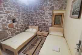 OTOK KRK, GARICA-kamena kuća s bazenom na mirnoj lokaciji, Krk, House