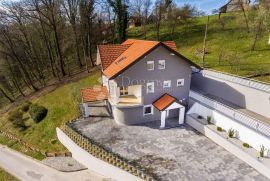 Prekrasna kuća sa 2 stana i velikom okućnicom u Krapinskim Toplicama, Krapinske Toplice, Kuća