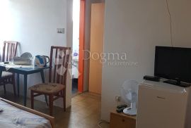 KUĆA BIOGRAD NA MORU ODLIČNA LOKACIJA I PRILIKA ZA BUTIK HOTEL, Biograd Na Moru, Famiglia