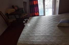 KUĆA BIOGRAD NA MORU ODLIČNA LOKACIJA I PRILIKA ZA BUTIK HOTEL, Biograd Na Moru, Дом