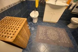 Stan u staroj opatijskoj villi, Opatija, Apartamento