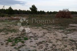 IZVRSNA POSLOVNA PRILIKA SRIMA VODICE GRAĐEVINSKO ZEMLJIŠTE, Vodice, Land