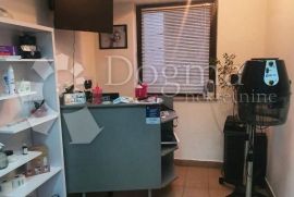 KUĆA  S POSLOVNIM PROSTOROM NADOMAK CENTRA GRADA, Rijeka, House