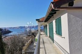 LUKSUZNA KUĆA U STARIGRADU SA PRIVATNOM PLAŽOM, Senj, House