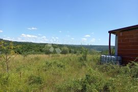 Pravokutna parcela sa lijepim pogledom na izvanrednoj lokaciji, Brtonigla, Terra