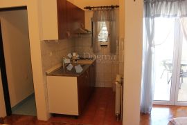 Malinska, kuća sa 7 apartmana, bazenom i pogledom na more!, Malinska-Dubašnica, House