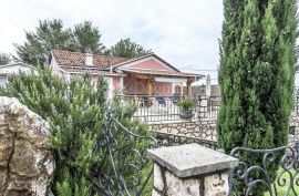 Kuća sa bazenom, Vinodolska Općina, Famiglia