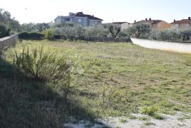 GRAĐEVINSKO ZEMLJIŠTE U PEROJU NEDALEKO OD MORA, Vodnjan, Land