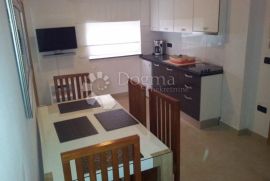 Apartmanska vila 200 metara od mora, Medulin, Casa