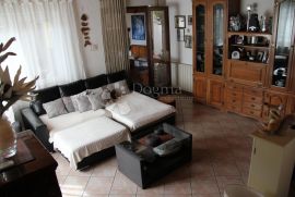 Duplex kuća na iznimnoj lokaciji u Rovinju, Rovinj, Дом