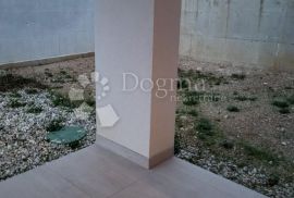 Luksuzan stan u prizemlju s prelijepim pogledom na more, Crikvenica, Appartment