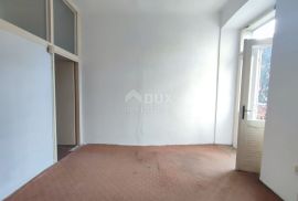 ISTRA, PULA - 3SS+DB stan za renovaciju na atraktivnoj lokaciji, Pula, Appartamento