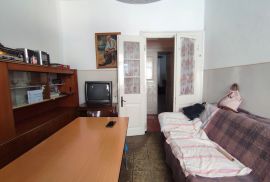 ISTRA, PULA - 3SS+DB stan za renovaciju na atraktivnoj lokaciji, Pula, Wohnung