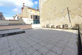 ISTRA, PULA - 3SS+DB stan za renovaciju na atraktivnoj lokaciji, Pula, Appartment