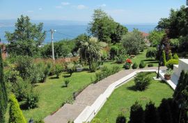 VILLA SA BAZENOM U IČIĆIMA, 350 m², 1050 m² okućnice, Opatija - Okolica, Famiglia