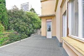 Gospodski dvoetažni stan u vili na Pećinama, Rijeka, Apartamento