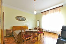Gospodski dvoetažni stan u vili na Pećinama, Rijeka, Wohnung