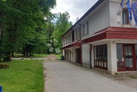 Poslovni prostor u samom centru Delnica, Delnice, Коммерческая недвижимость