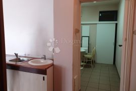 Poslovni prostor u samom centru Delnica, Delnice, Propiedad comercial