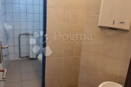 Poslovni prostor u samom centru Delnica, Delnice, Коммерческая недвижимость