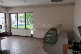 Poslovni prostor u samom centru Delnica, Delnice, Commercial property