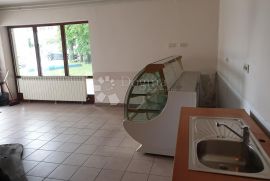 Poslovni prostor u samom centru Delnica, Delnice, Propiedad comercial