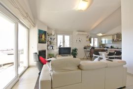 Prekrasan komforan stan na Tinajstićima u novogradnji s pogledom na more i garažom, Kastav, Διαμέρισμα