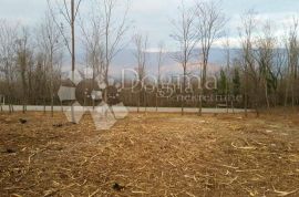 Prodaje se građevinsko zemljište nedaleko Kršana, Kršan, Arazi