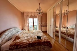 Opatija - lijepa obiteljska kuća s okućnicom, u mirnom dijelu !, Opatija, House