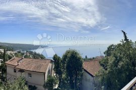 Opatija - lijepa obiteljska kuća s okućnicom, u mirnom dijelu !, Opatija, House