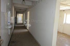 PEĆINE, POSLOVNI PROSTOR, 203 m2 dvoetažni, Rijeka, Propiedad comercial