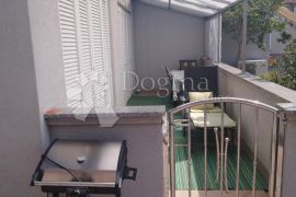 Lijepi apartman u prizemlju sa dvije terase, Crikvenica, Apartamento