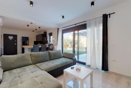 Kuća sa četiri apartmana te fantastičnim pogledom na more u okolici Labina!, Labin, بيت