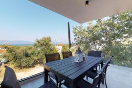 Kuća sa četiri apartmana te fantastičnim pogledom na more u okolici Labina!, Labin, Σπίτι