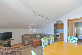 KASTAV, SAMOSTOJEĆA KUĆA, 3 STAN, RADIONA - 450 m², Kastav, House