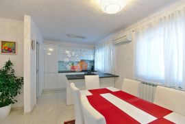 Trsat 3S+DB etaža, Rijeka, Apartamento