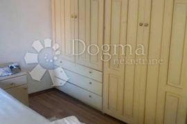 Stan u starogradskoj jezgri Pule 50 m do rive!, Pula, Appartment