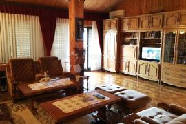 VABRIGA - uhodan restoran, dva apartmana i pomoćni objekat na velikoj parceli, Tar-Vabriga, Коммерческая недвижимость