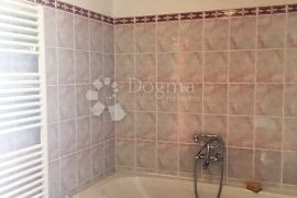 Glavani, dvoetažni stan u adaptiranoj starini, Kostrena, Appartment