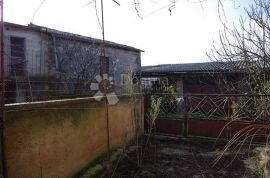 Dvije kamene kuće sa 4 pomoćna objekta, Barban, House