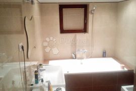 Peterosobni sa dvije kupaonice i dva WC-a za najam, Rijeka, Appartement