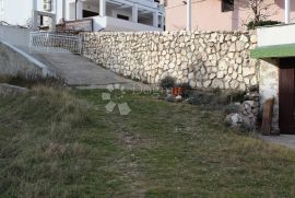 Baška, Apartmanska kuća na 30 m od mora, Baška, Maison