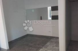 Poslovni prostor u prizemlju, Viškovo, Commercial property