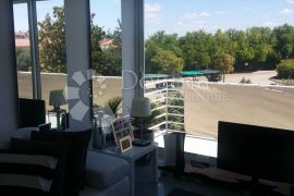 NOVIGRAD, dvoetažni apartman 100 m od mora, Novigrad, Stan