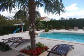 Opatija okolica, VILA  sa 8 apartmana i bazenom, Opatija - Okolica, Famiglia