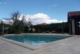 Opatija okolica, VILA  sa 8 apartmana i bazenom, Opatija - Okolica, Famiglia