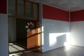 Poslovni prostor Podmurvice 107 m², Rijeka, Propiedad comercial