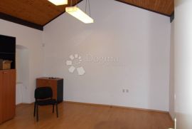 KRIMEJA 120 m², Rijeka, Commercial property